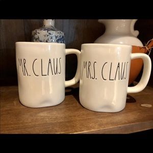 Rae Dunn Set of Christmas Mugs 🎅🏼 🎄 🤶🏼  🎁